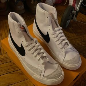 Womens Nike Blazer mid “77” size 8.5 men 10 women